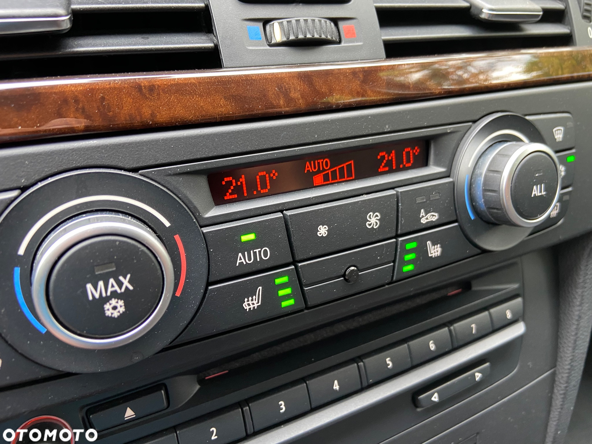 BMW Seria 3 330d DPF Touring Edition Exclusive - 38