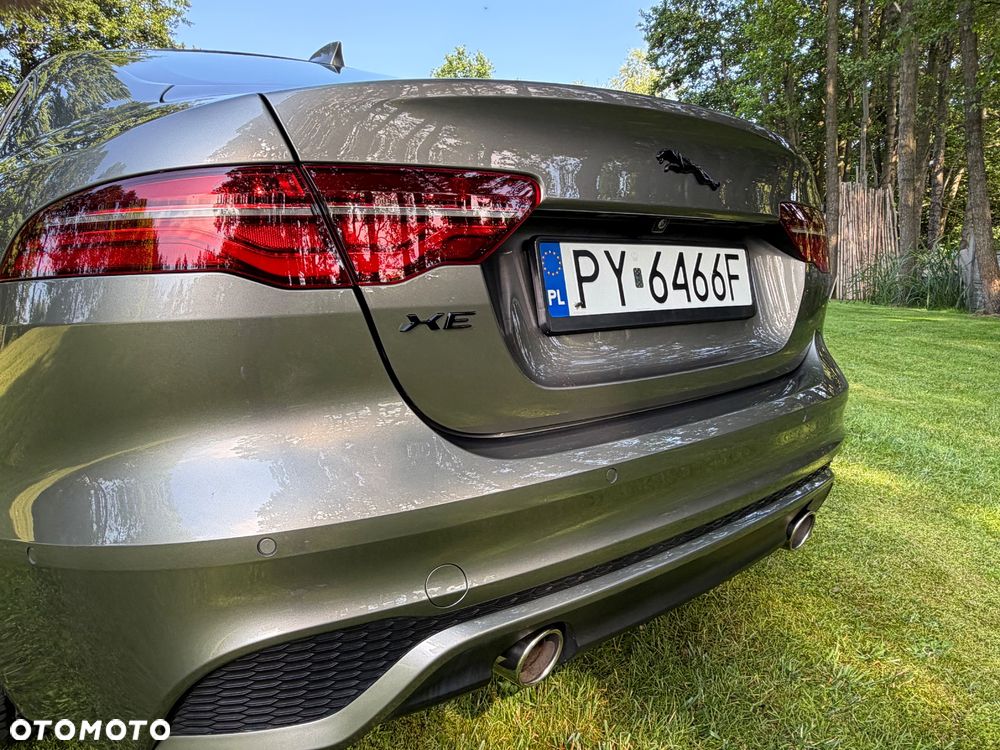 Jaguar XE P250 R-Dynamic S - 23