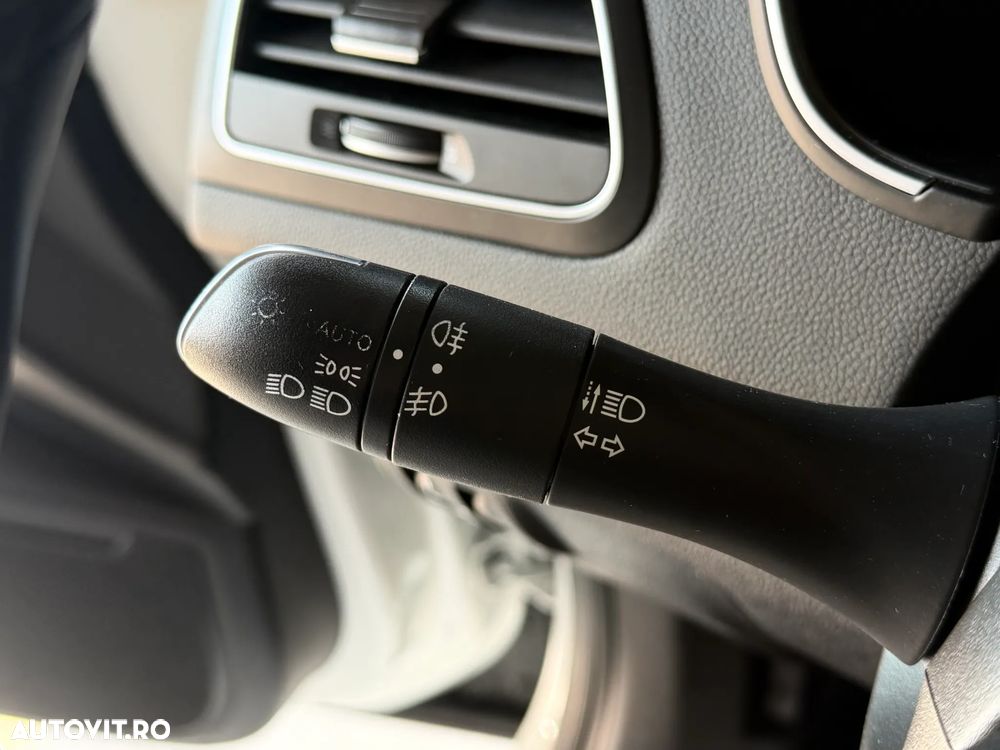 Renault Megane TCe 140 GPF BUSINESS EDITION - 23