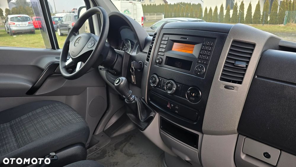 Mercedes-Benz Sprinter - 13