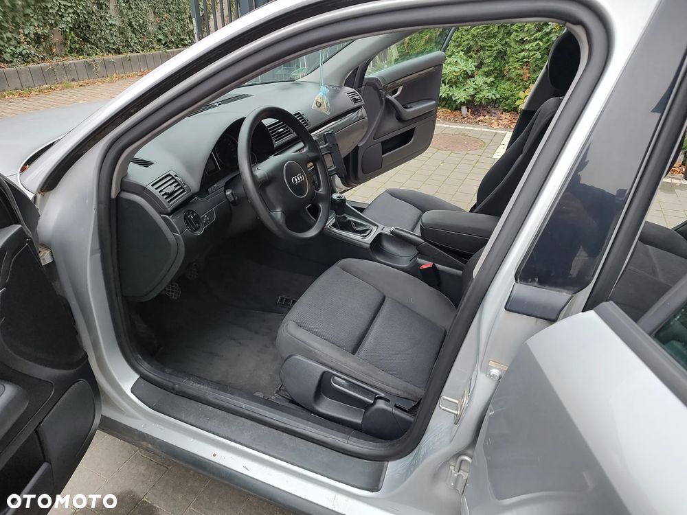 Audi A4 Limousine - 29