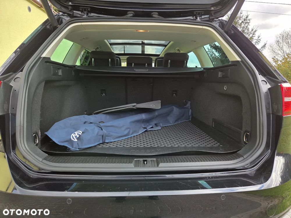 Volkswagen Passat - 16