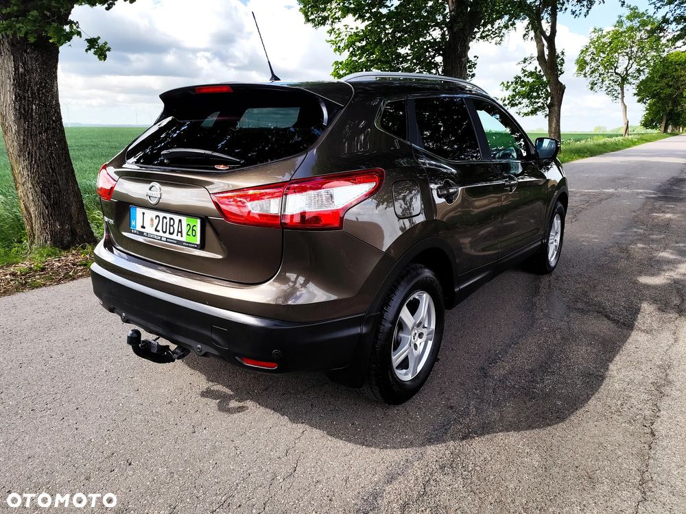 Nissan Qashqai 1.6 dCi Xtronic TEKNA+ - 4