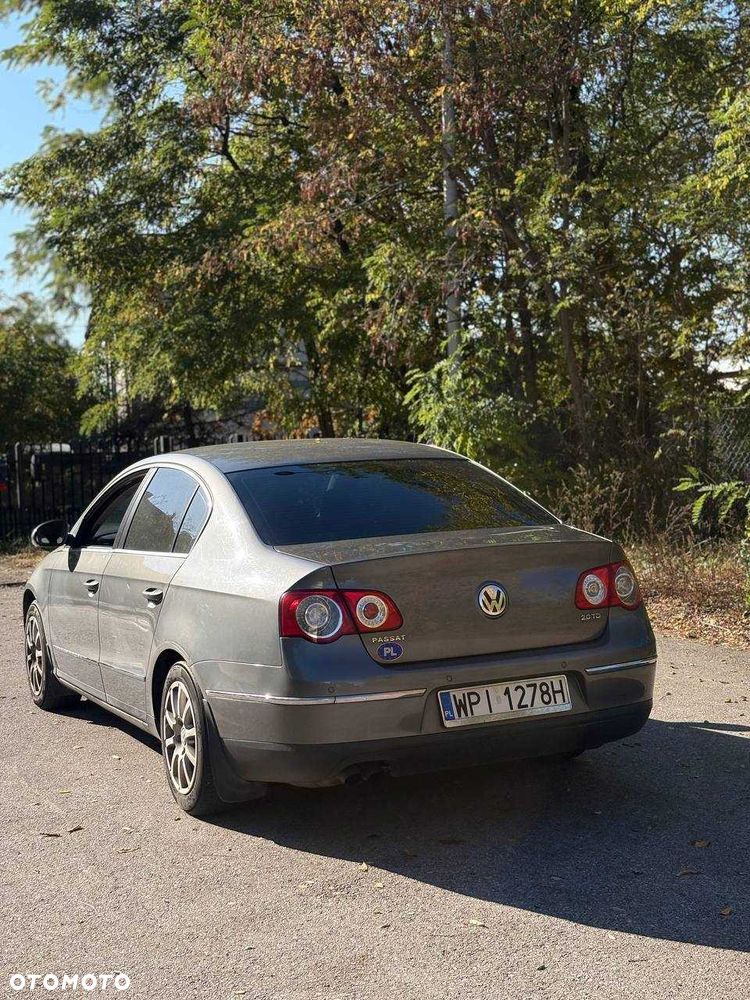 Volkswagen Passat - 6