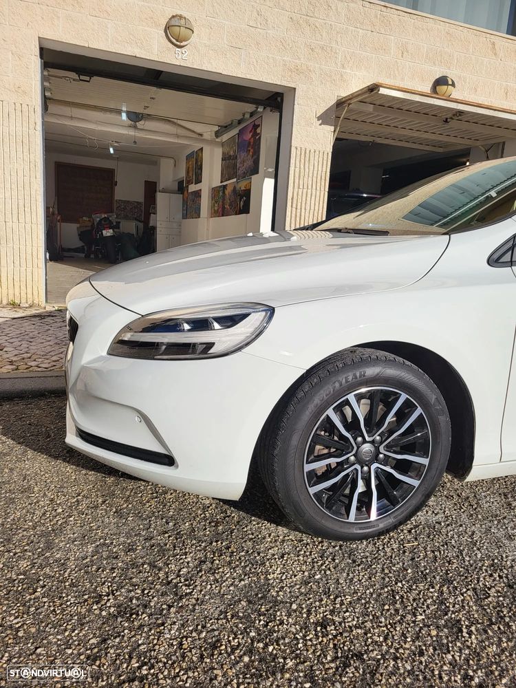 Volvo V40 1.5 T3 Sport Edition R Geartronic - 4
