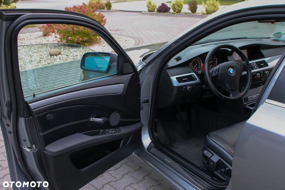 BMW Seria 5 - 32