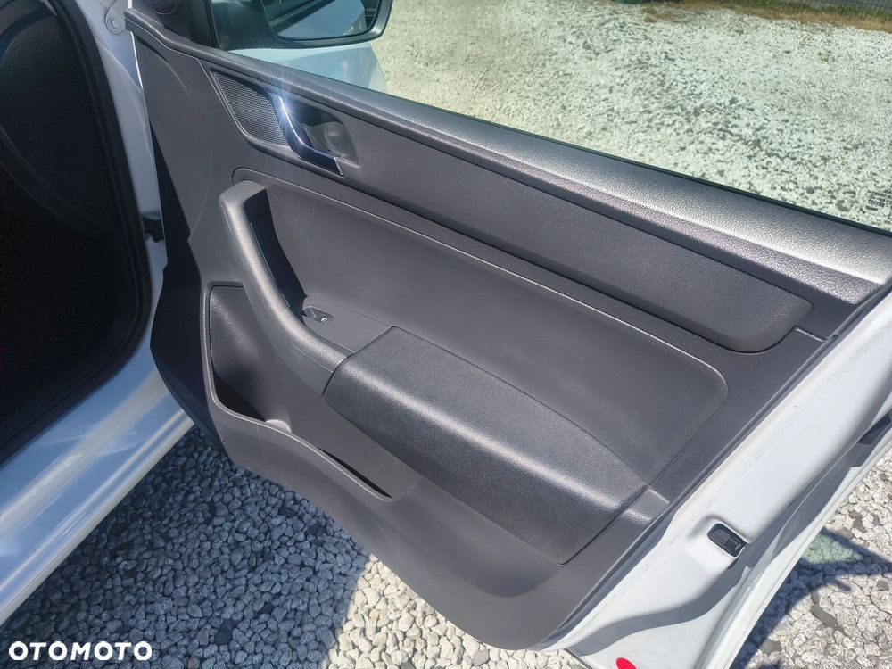 Skoda RAPID 1.2 TSI Elegance Green tec - 22