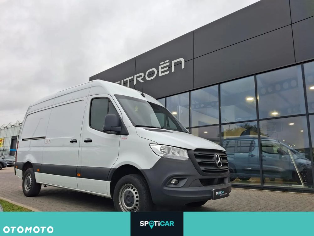 Mercedes-Benz Sprinter - 2