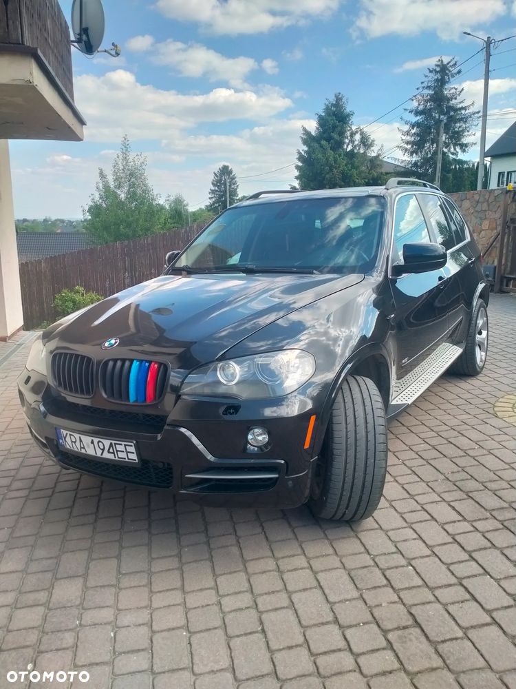BMW X5 4.8i - 7