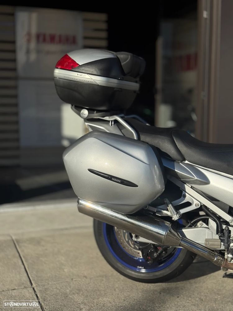 Yamaha FJR 1300 - 4