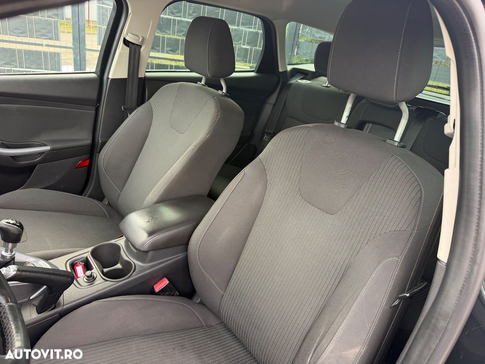 Ford Focus - 12