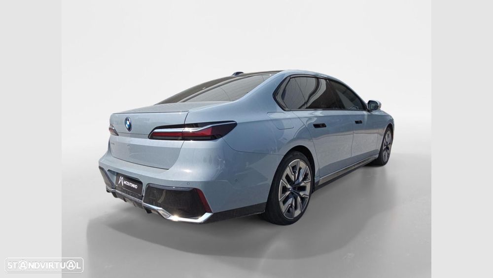 BMW i7 xDrive60 Pack Desportivo M - 4