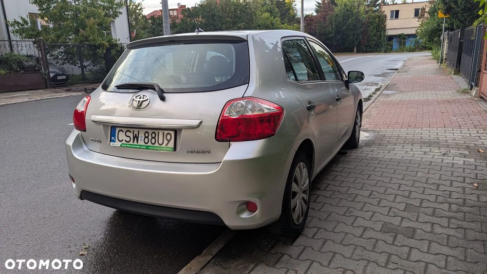 Toyota Auris 1.6 Terra - 4