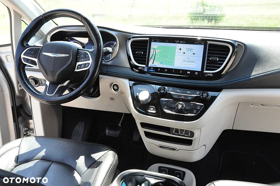 Chrysler Pacifica - 32