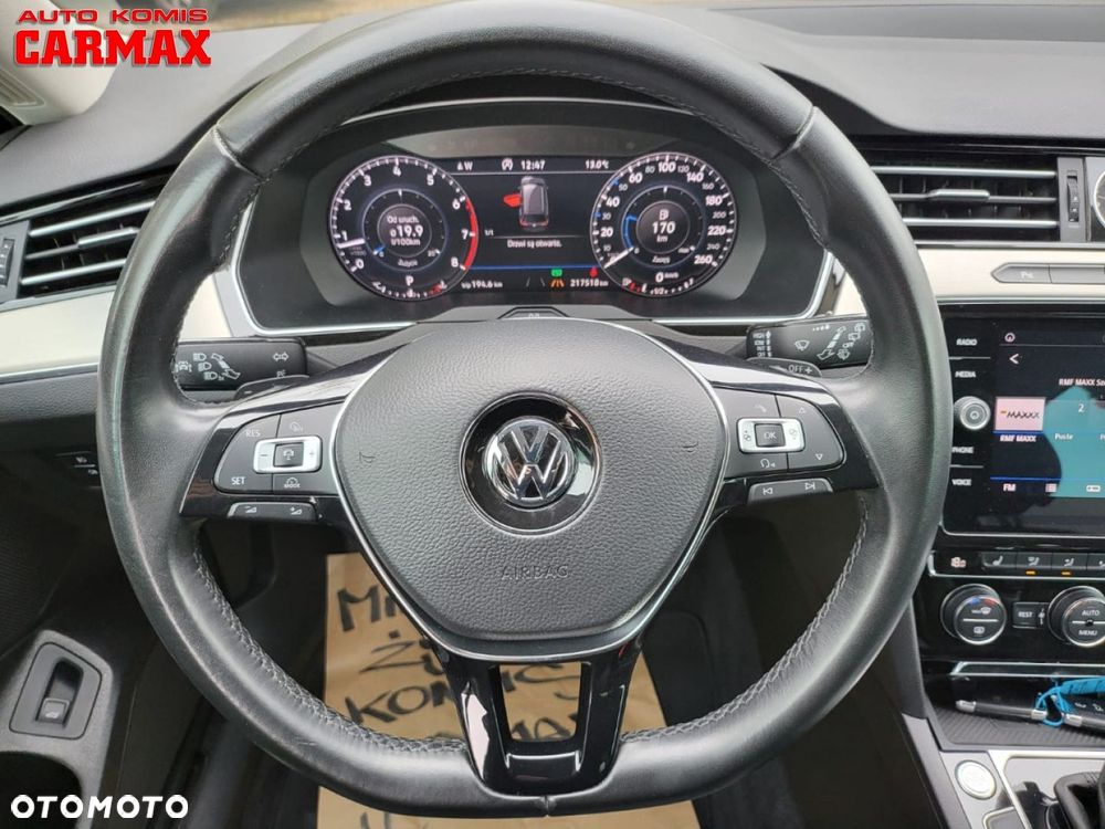 Volkswagen Passat - 12