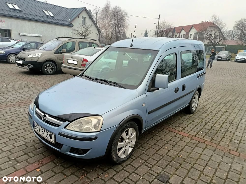 Opel Combo Tour - 1
