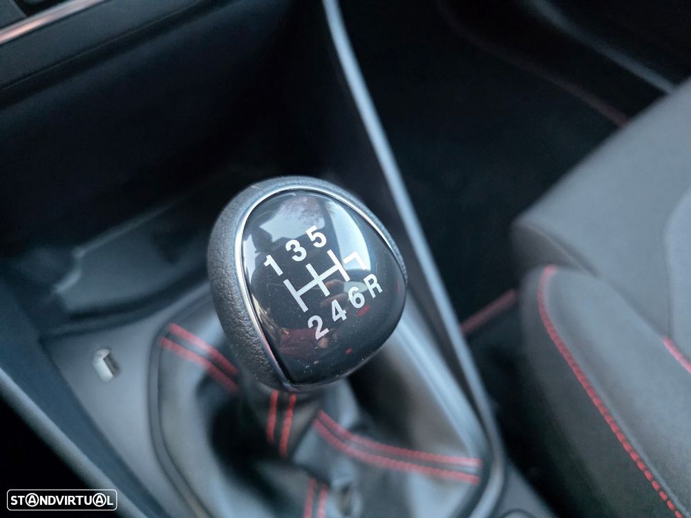 Ford Fiesta 1.0 EcoBoost MHEV ST-Line - 18