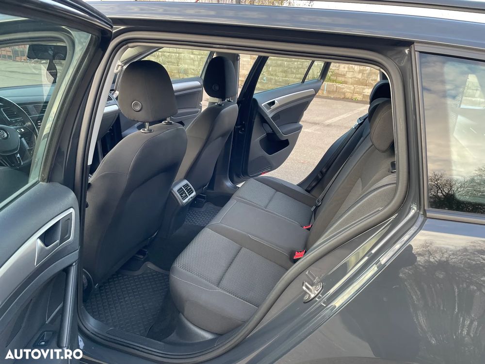 Volkswagen Golf - 13