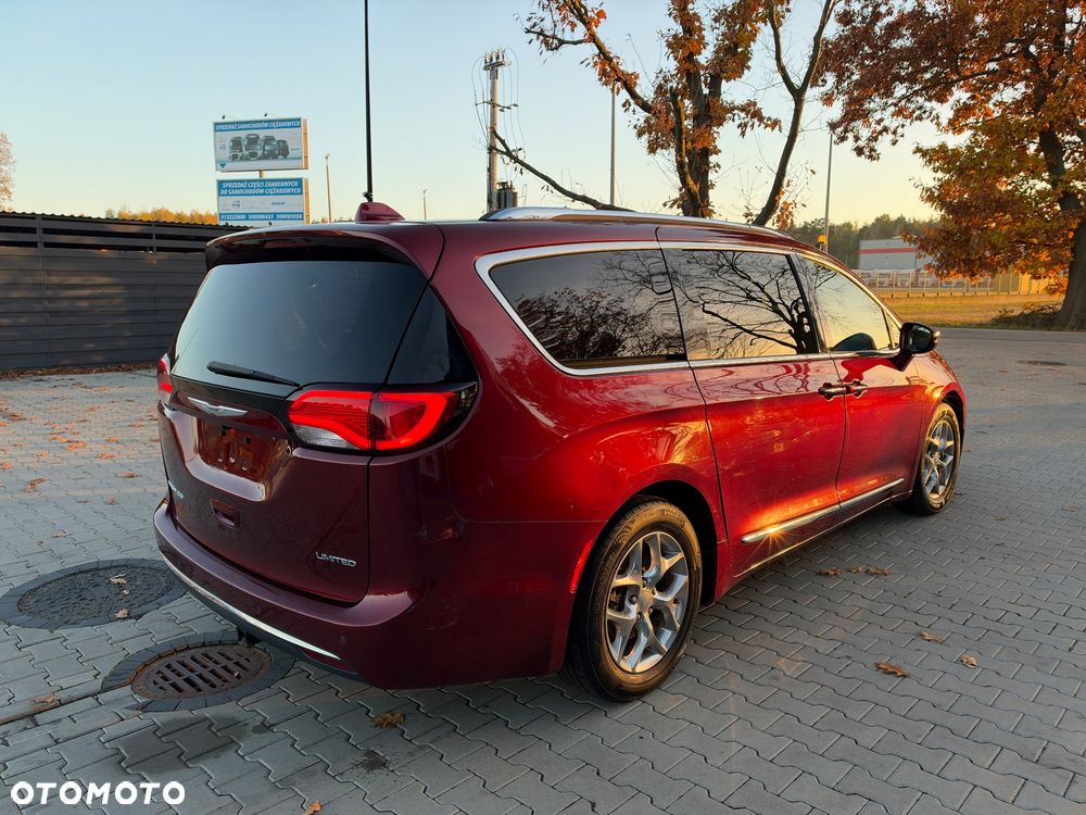 Chrysler Pacifica - 7