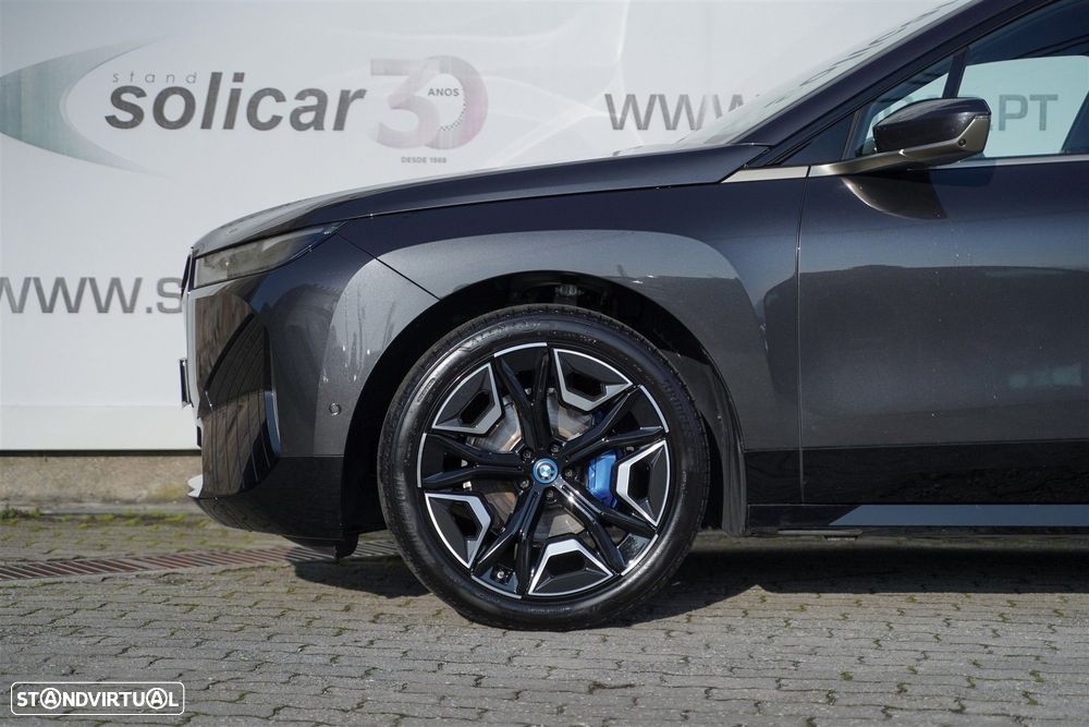 BMW iX xDrive 40 Pack Desportivo - 14
