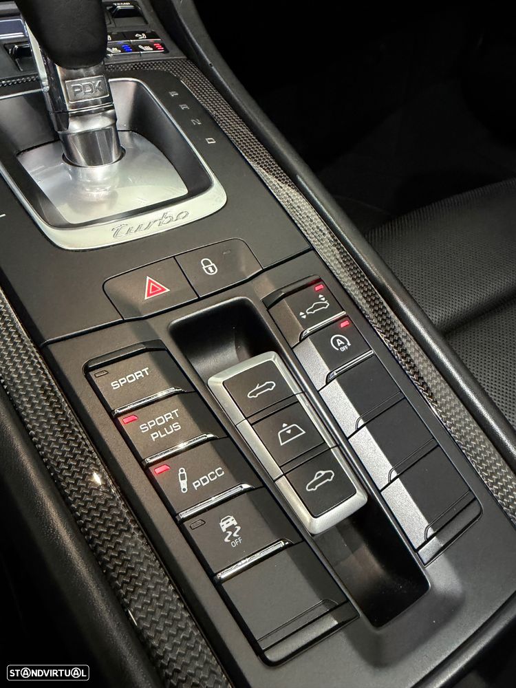 Porsche 911 (991) Turbo S Cabriolet - 38