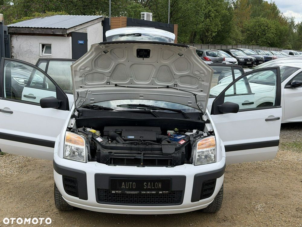 Ford Fusion - 22