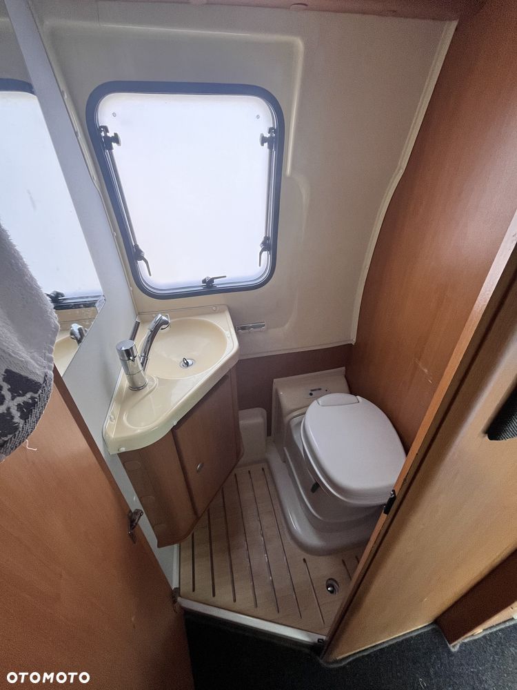 Ford Dethleffs Globecar KamperVan - 15