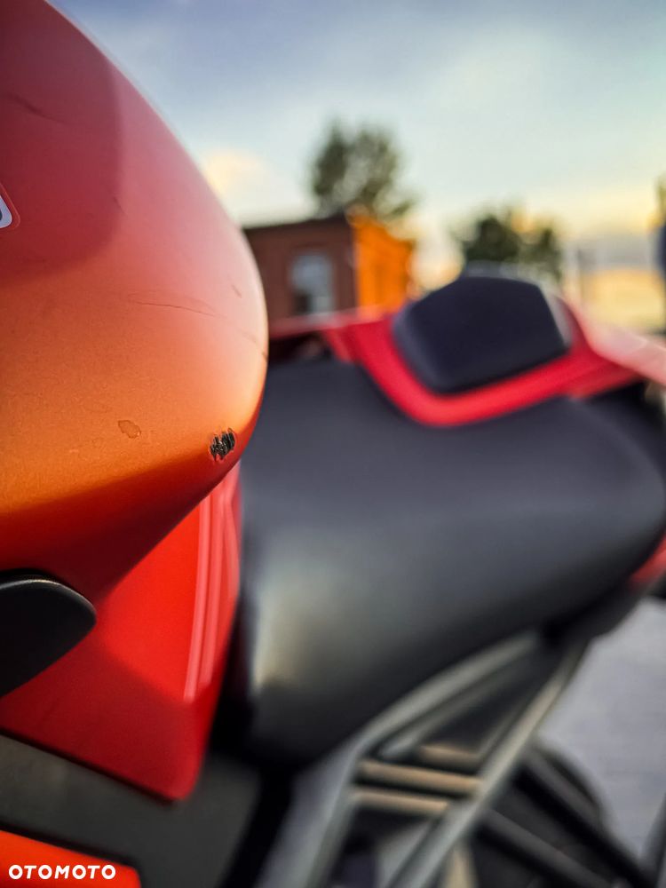 Triumph Street Triple - 13