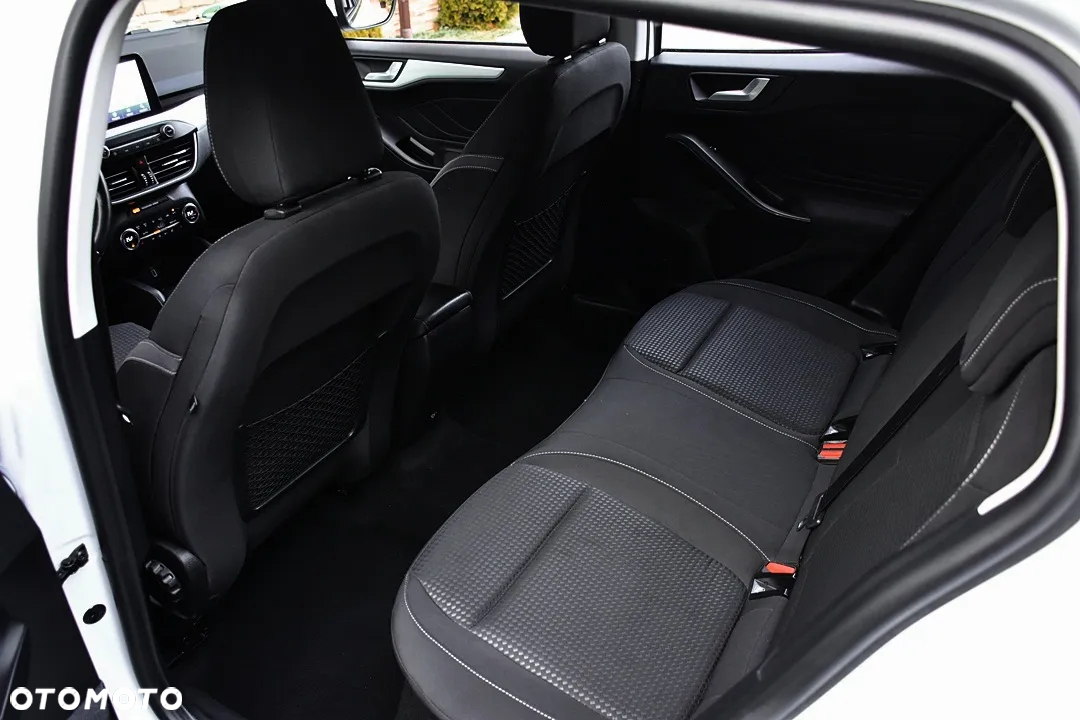Ford Focus Turnier 1.5 EcoBlue Start-Stopp-System TITANIUM X - 38