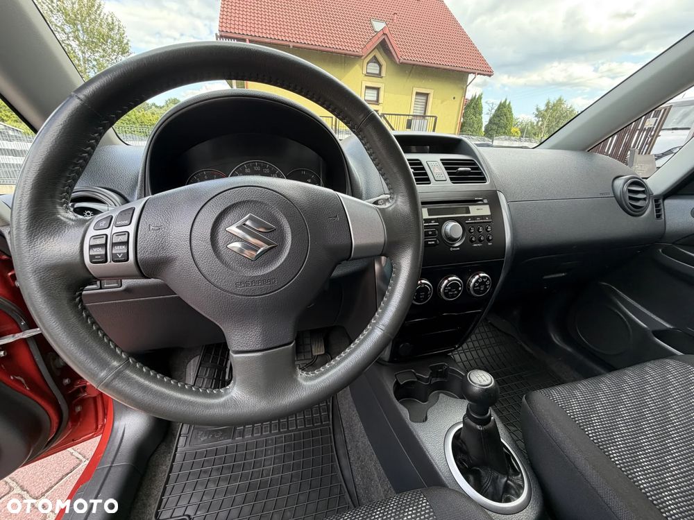 Suzuki SX4 1.6 GS / Premium - 16