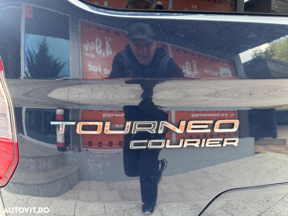 Ford Tourneo Courier 1.5 TDCi S&S Ambiente - 15