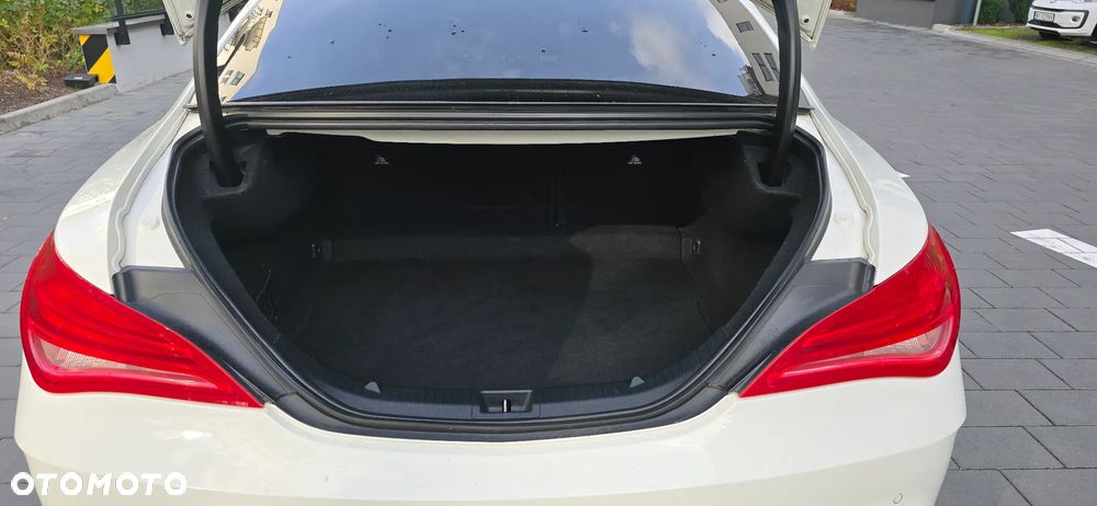 Mercedes-Benz GLA - 15