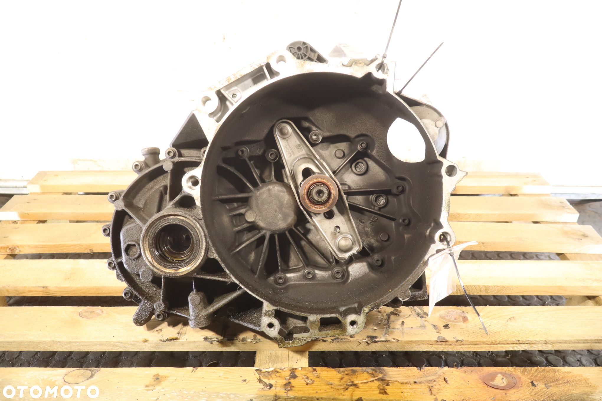 SKRZYNIA BIEGÓW 6 BIEGOWA VOLKSWAGEN JETTA V 1.4 KRG - 1