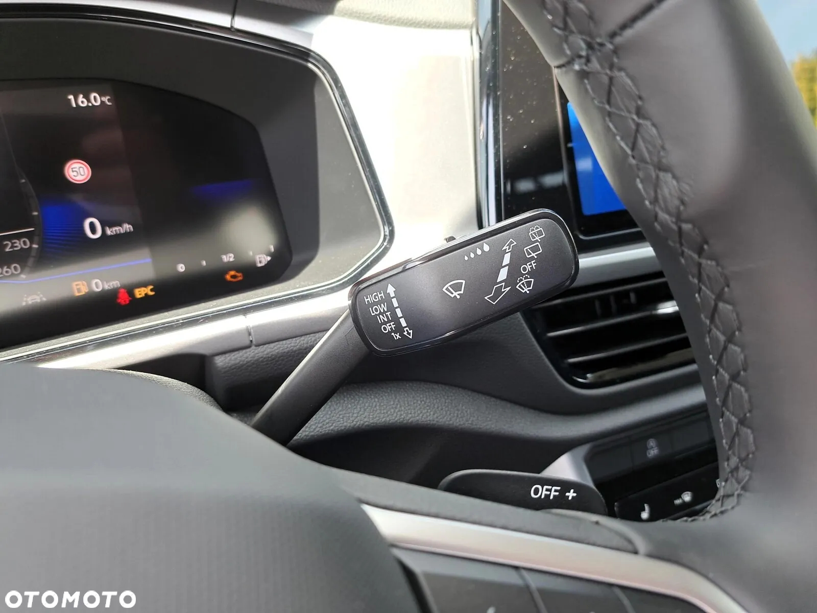Volkswagen T-Roc 1.5 TSI Life Plus DSG - 27