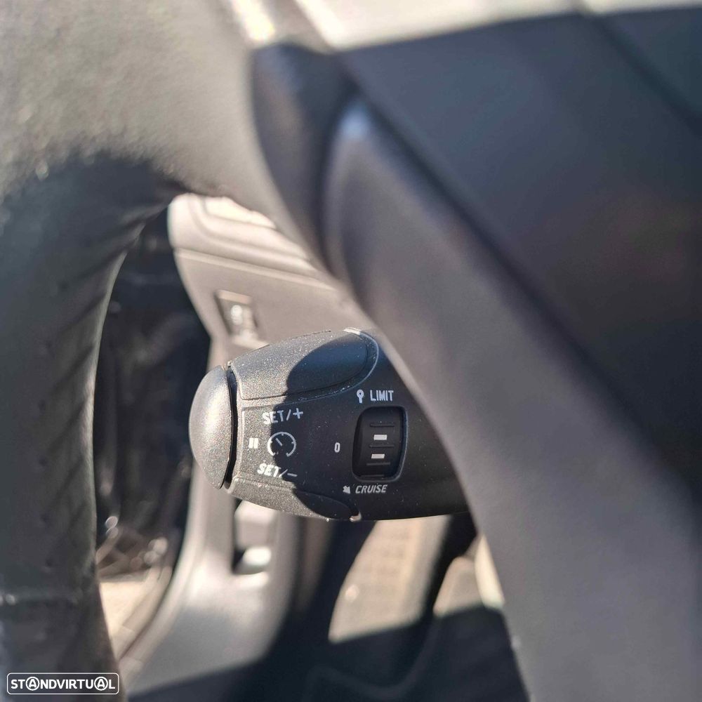 Peugeot 2008 - 11