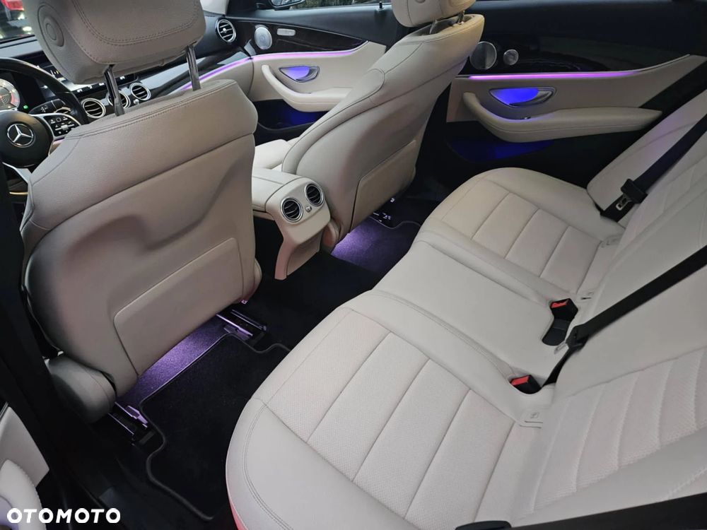 Mercedes-Benz Klasa E 300 d 9G-TRONIC - 18