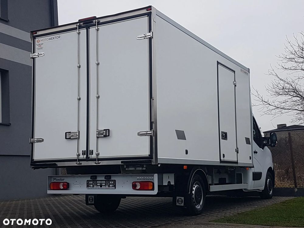 Renault MASTER 8EP CHŁODNIA 4,21x2,11x2,00 IZOTERMA AGREGAT CARRIER XARIOS 350 ZASILANIE Z SILNIKA + ELEKTRYCZNE STACJONARNE KLIMA - 29