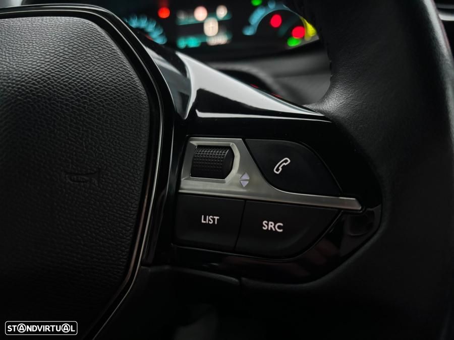 Peugeot e-208 E-Style - 14