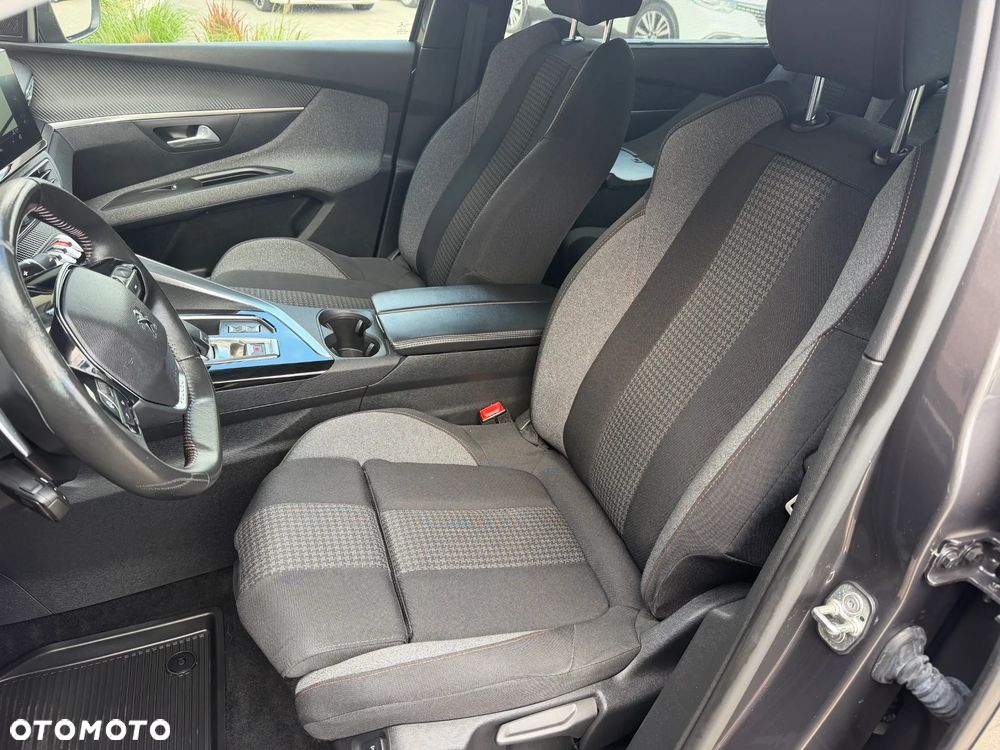 Peugeot 5008 - 10