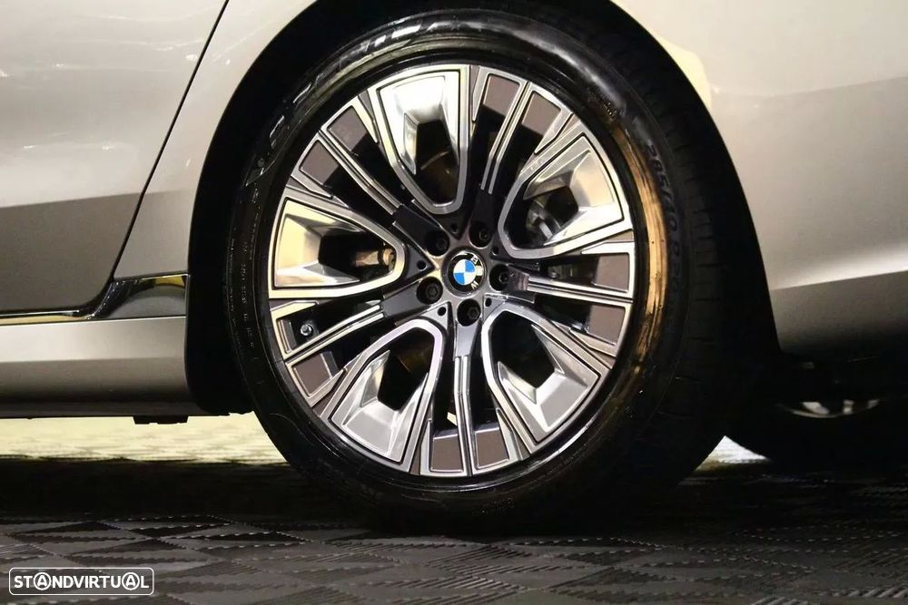 BMW i7 eDrive50 - 11