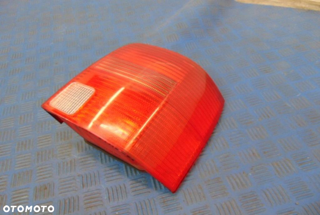VOLKSWAGEN PASSAT B5 LAMPA TYLNA PRAWA STAN WIDOCZNY NA ZDJĘCIU - 3