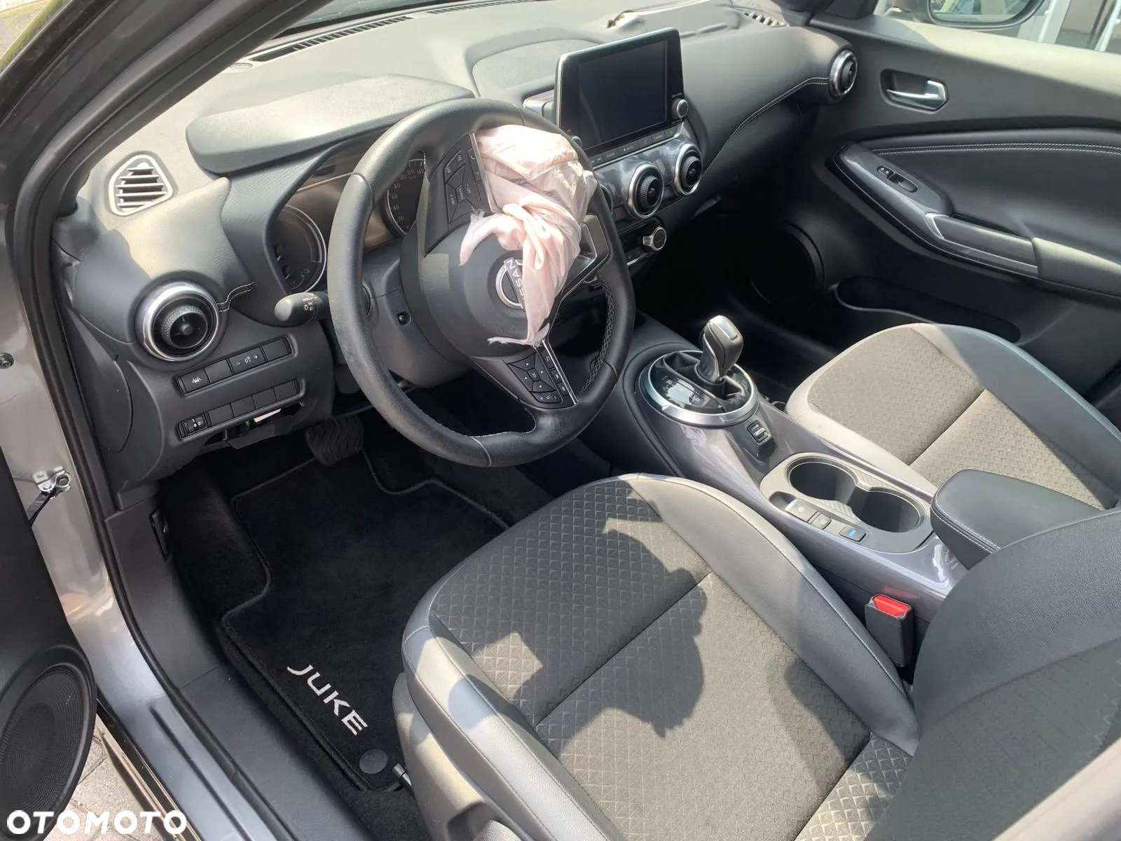 Nissan Juke 1.6 Hybrid N-Connecta AMT - 19