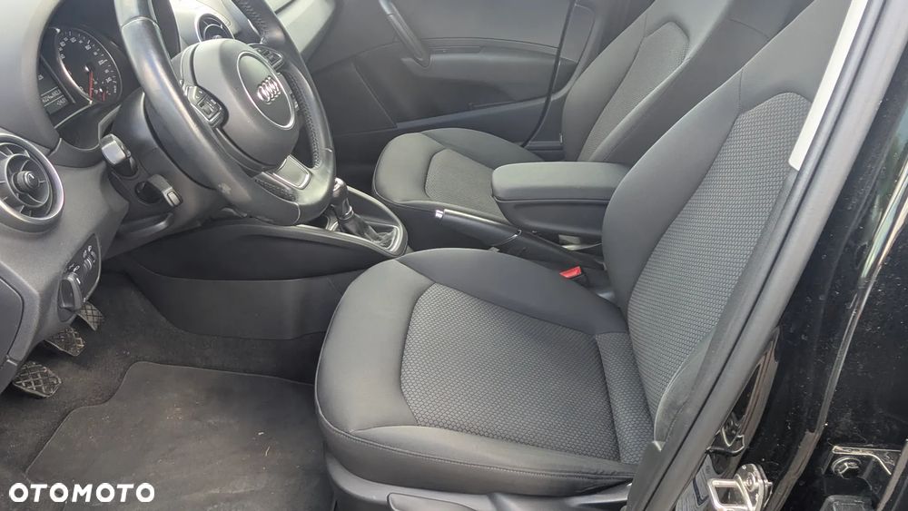 Audi A1 Sportback 1.2 TFSI S line edition m S line Sportpaket - 11