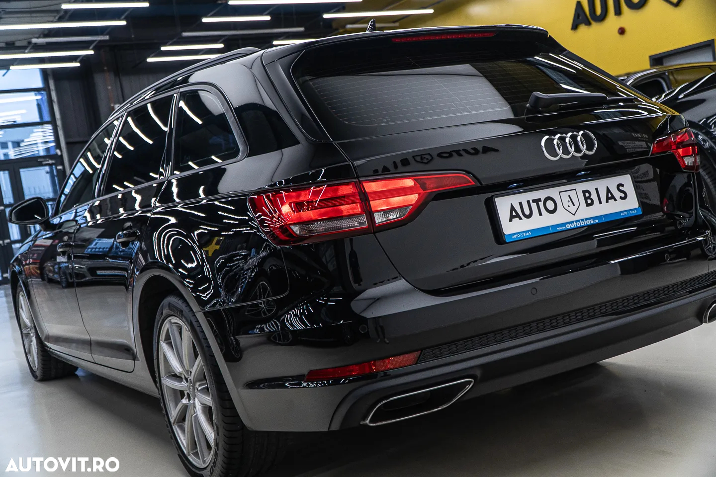 Audi A4 Avant 2.0 TDI S tronic - 31