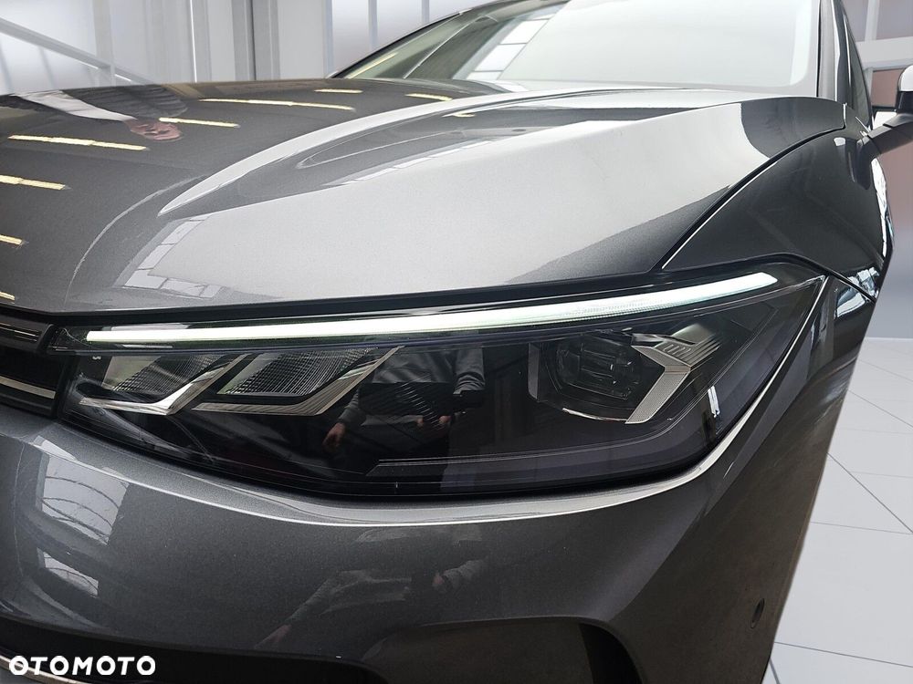 Volkswagen Passat - 32