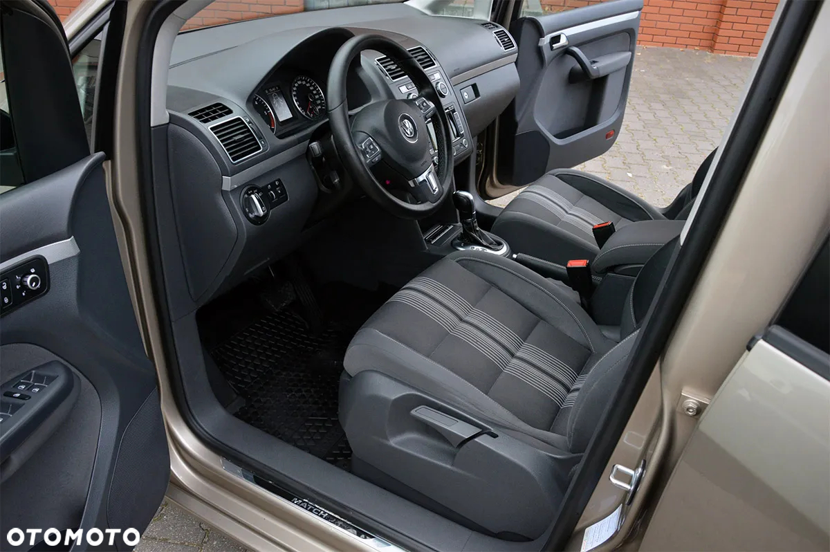 Volkswagen Touran 2.0 TDI DPF DSG MATCH - 5