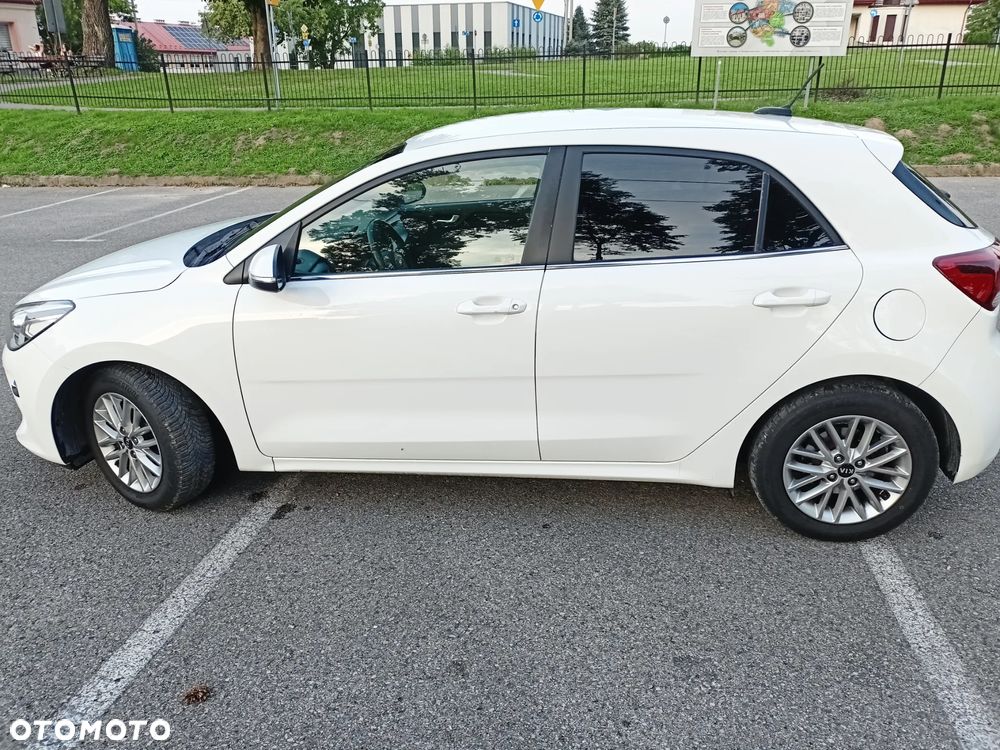 Kia Rio - 7