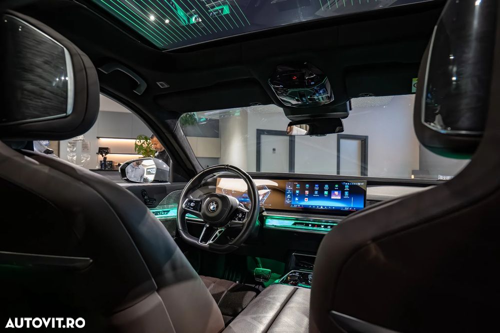 BMW Seria 7 740d xDrive MHEV - 28