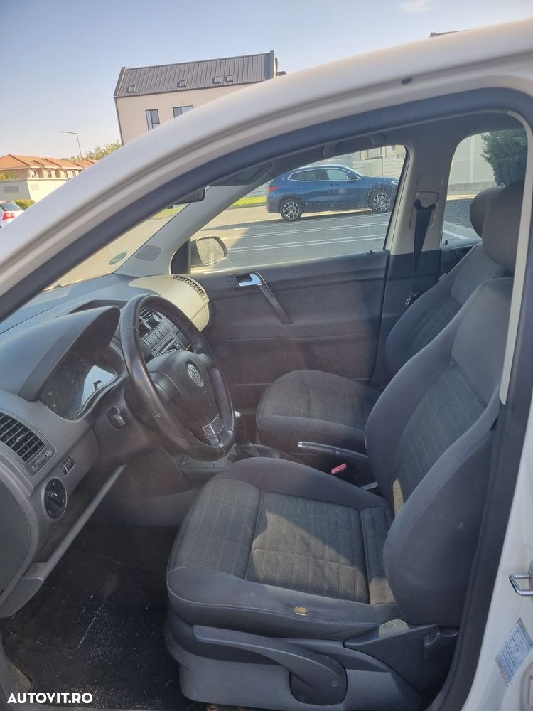 Volkswagen Polo - 2