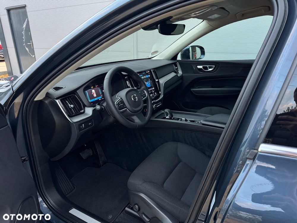 Volvo XC 60 B4 D Geartronic Momentum Pro - 8
